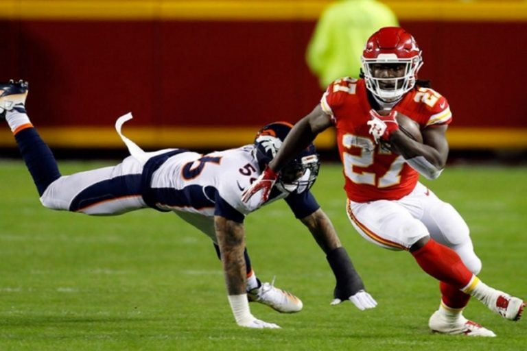 Los jefes del oeste; Kansas City domina a los Broncos