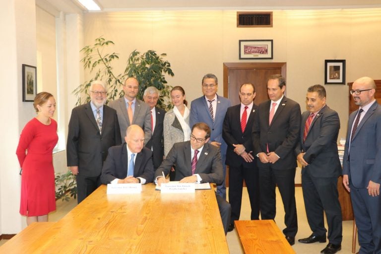 Acuerdan Colima y California impulso a energías renovables