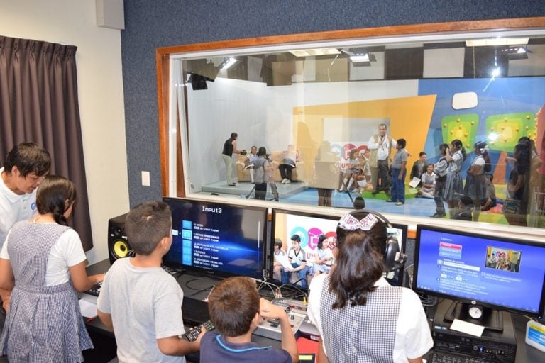 Alumnos de la Primaria José María Morelos visitaron Comunicarte