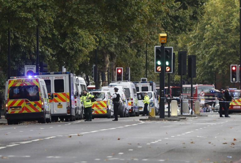 ¡Varios heridos en Londres! Automovilista atropella a transeúntes