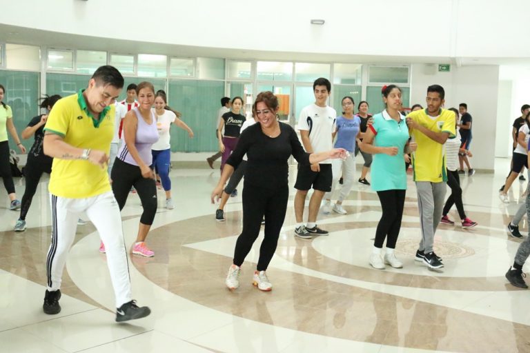 Todos debemos practicar un deporte: Diana Moreno