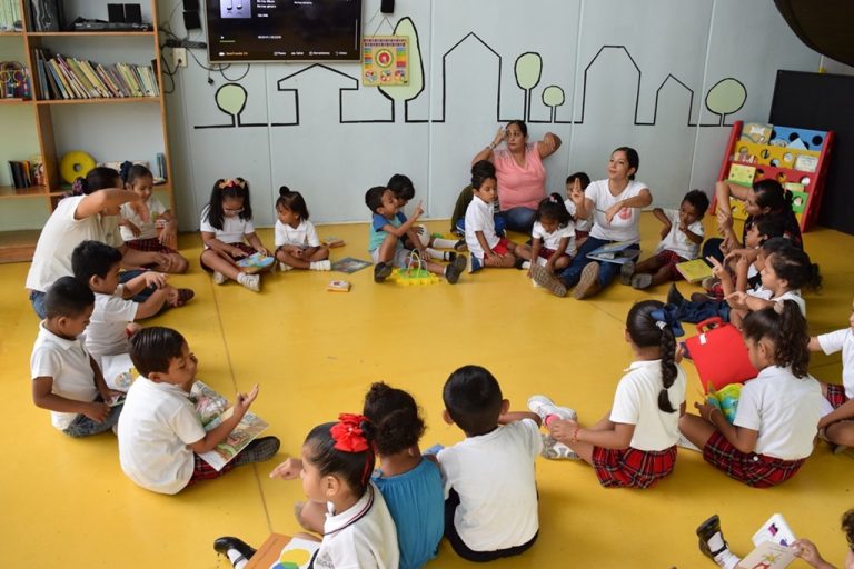 Con cuentos en movimiento, fomentan el hábito lector en primera infancia