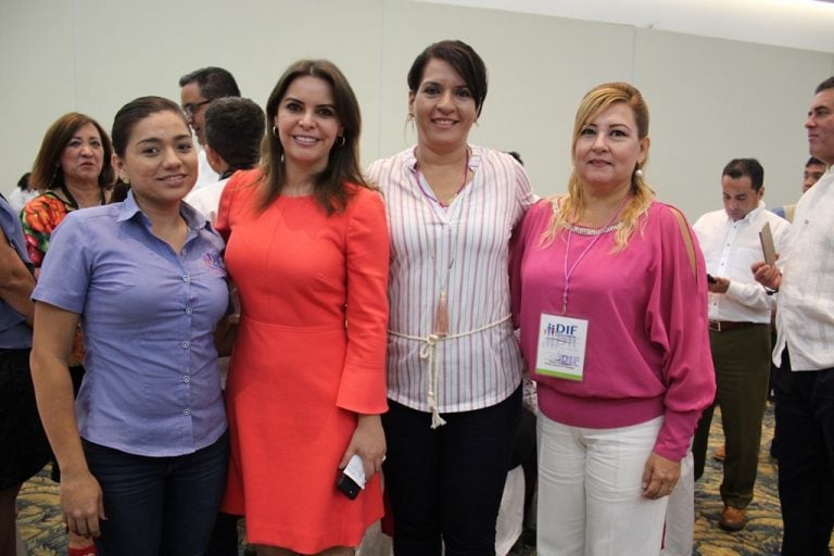 Se capacita DIF Tecomán en materia de Centros de Asistencia Social