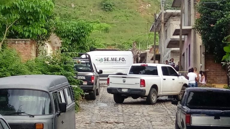 Atacan sicarios, otra vez en Tapeixtles: Dos heridos y un muerto