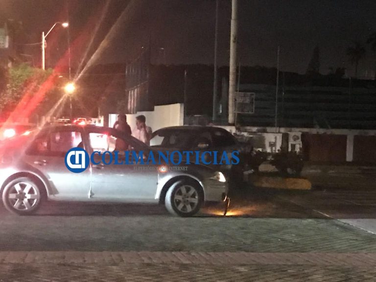 Encontronazo en la Lázaro Cárdenas sólo dejó daños materiales en Manzanillo