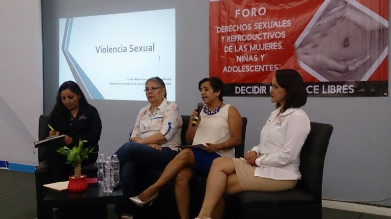 Fundeq realiza foros; buscarán proyecto de reforma para despenalizar el aborto