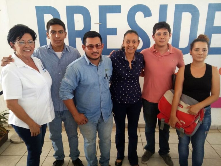 Estudiantes de la Universidad Vizcaya, montarán el estand de Manzanillo en la Feria de Colima