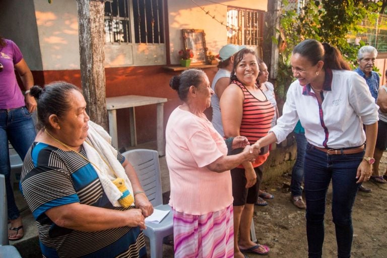 Inicia Gaby Benavides, obras  en Ejido Francisco Villa
