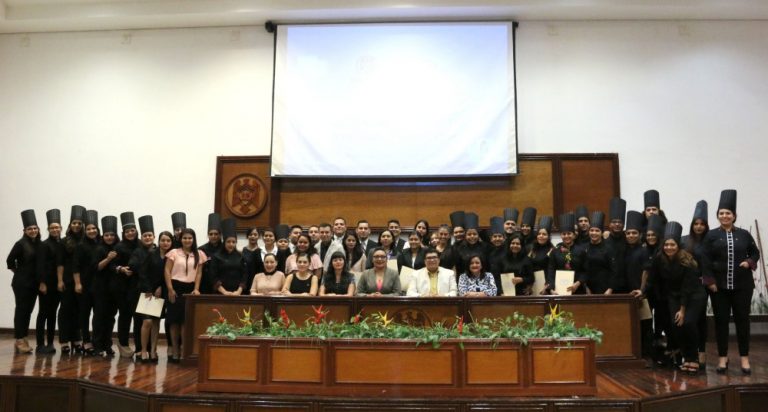 Egresan 59 nuevos licenciados en Gestión Turística y licenciados en Gastronomía