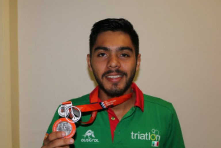 Estudiante del Tec de Colima, uno de los mejores triatletas del mundo