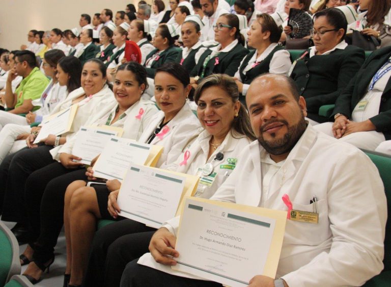 El IMSS en Colima otorgó reconocimiento a la atención de calidad de médicos 