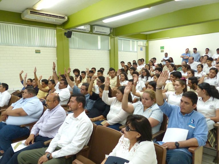 Bachillerato 20, insignia de Tecomán y la UdeC: Monroy Galindo