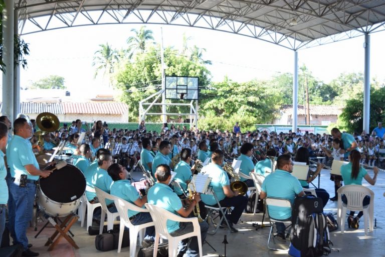 Más de 600 niños disfrutaron concierto didáctico