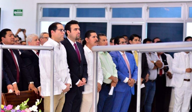 Más de 4 mil colimenses se reunieron en Manzanillo para escuchar a Naasón Joaquín García