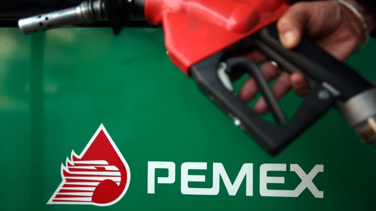 PGR y ASF tras funcionarios de Pemex