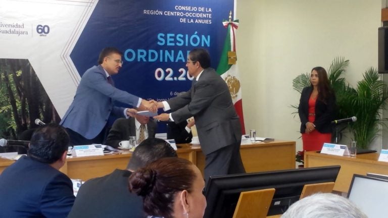 Propone rector contribuir a reducción de daños por desastres desde academia
