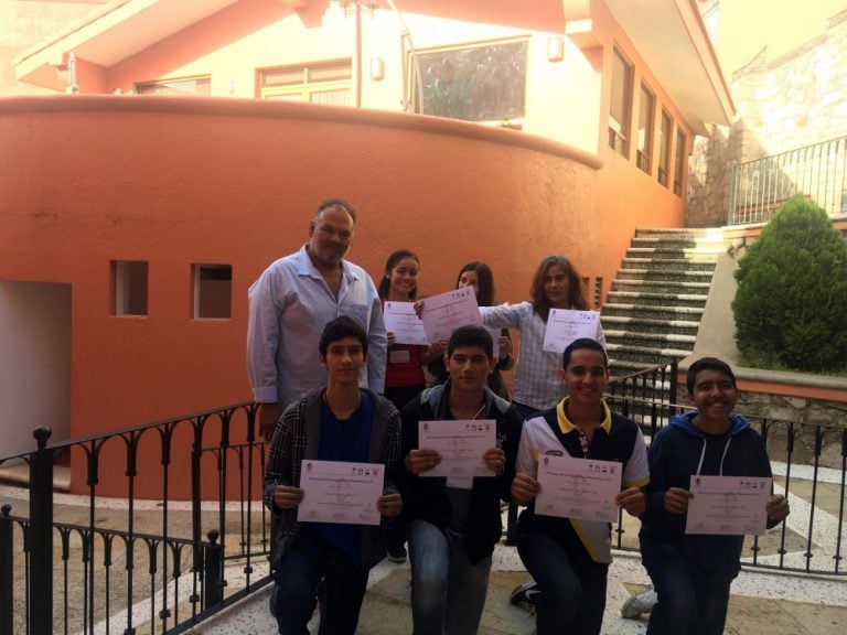 Regresan con medallas participantes del regional de Matemáticas