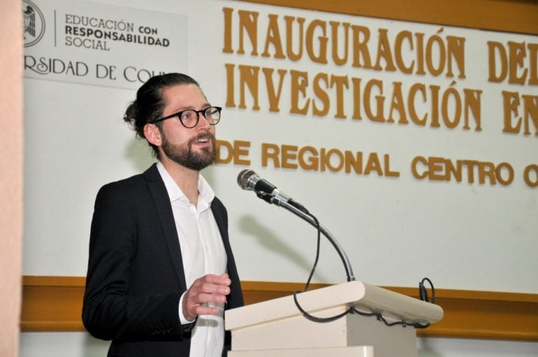 Conocen alumnos de la UdeC proyectos sobre clima de escuela en Inglaterra