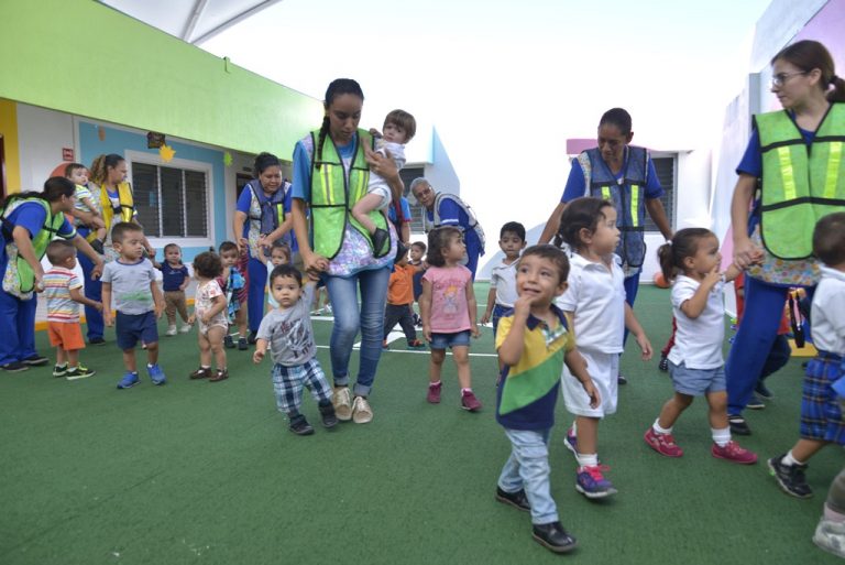 La Estancia Infantil de la UdeC realiza con éxito simulacro de sismo
