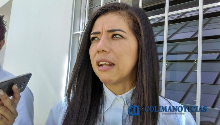 Próximo lunes concluye la entrega de los 61 mil 220 uniformes a estudiantes de Colima.