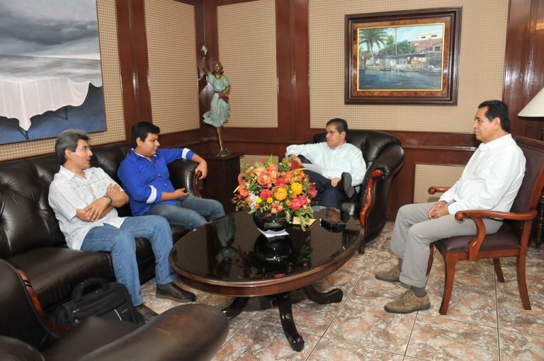 Visita a rector ganador de mención honorífica en premio nacional de tecnología de alimentos