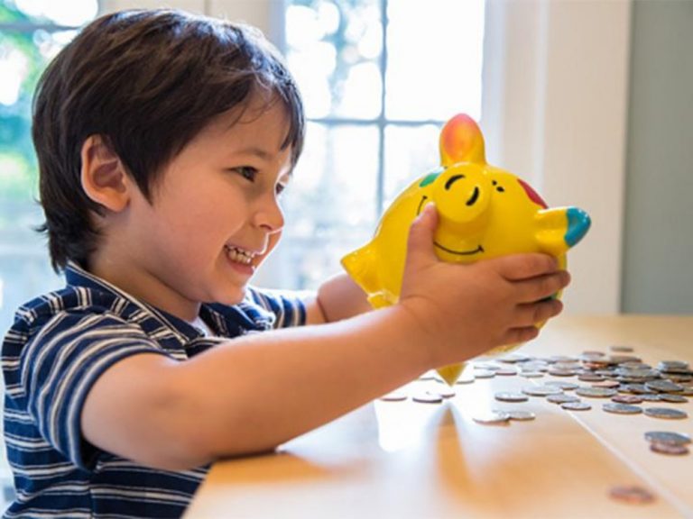 Cómo enseñar a los niños a ahorrar