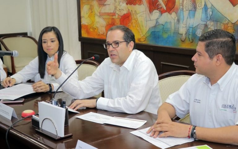 Gobernador anuncia becas para estudiantes de zona rural