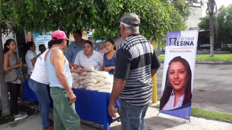 Habitantes de la colonia Lázaro Cárdenas se benefician con brigada asistencial panista