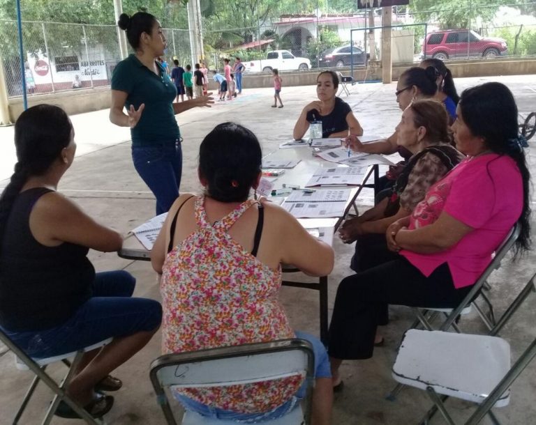 Instituto Municipal de la Mujer realiza charlas de prevención del cáncer de mama