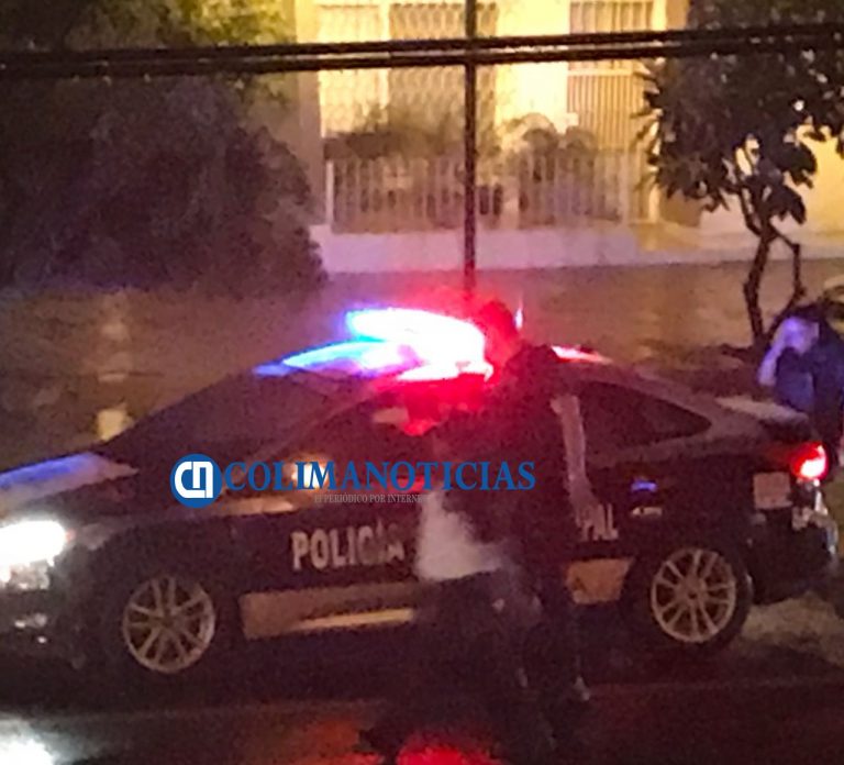 Dos mujeres a urgencias: se impactaron contra patrulla
