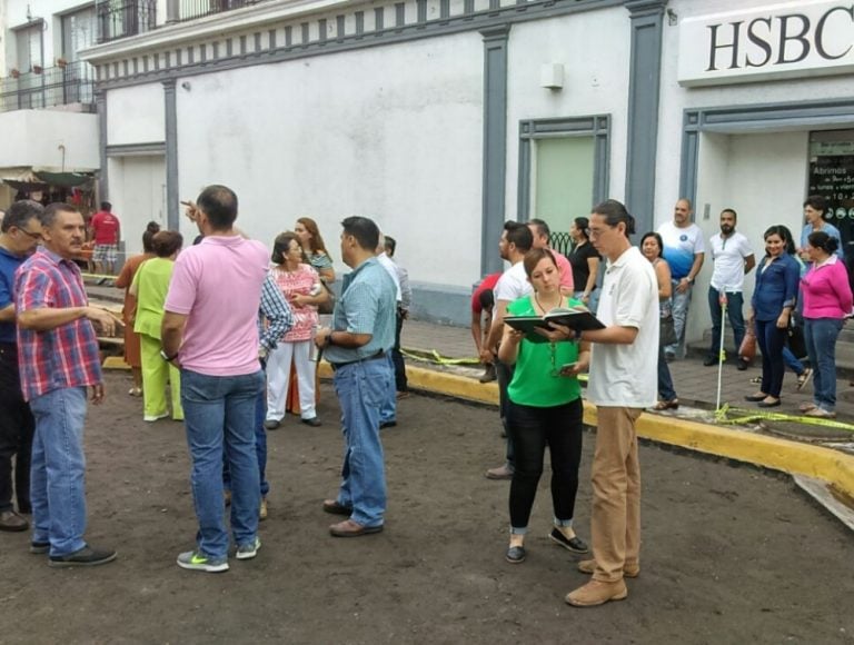 Comerciantes del Centro de Colima paran obras de remodelación; Insúa incumple, dicen