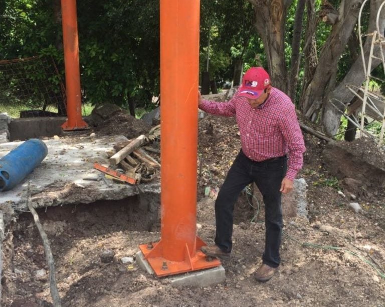 Comuna ixtlahuaquense inicia construcción de techumbre de cancha en Plan del Zapote