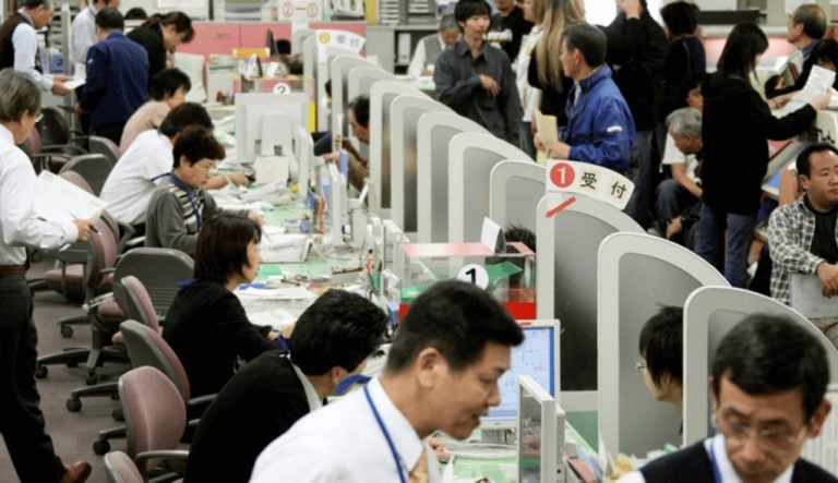 Muere japonesa luego de trabajar 159 horas extras