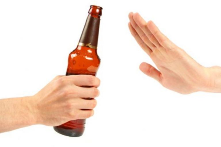 Dejar de beber puede mejorar la salud de tu corazón: investigador