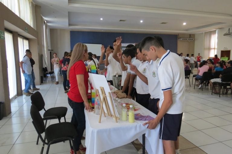 Inauguran Feria de la Alimentación y Activación Física en Armería
