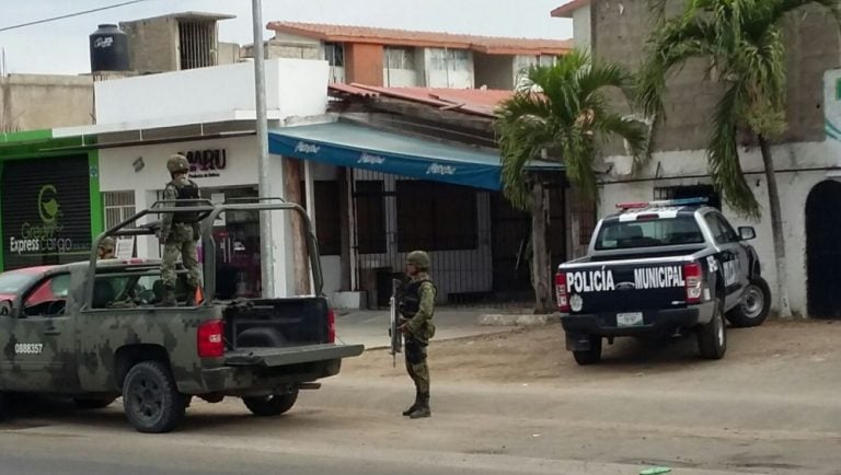 En operativo, tres detenidos con hierba verde y presunta droga sintética