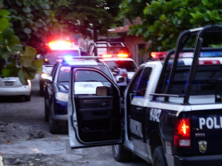 Hombre golpea a su esposa; cuñado interviene para defenderla y recibe “machetazo”
