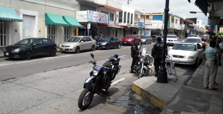 Roban teléfono celular a un menor mediante engaños en el centro de Colima