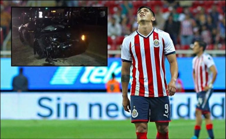 Alan Pulido estrella su auto con valor de más de 4.9 millones de pesos
