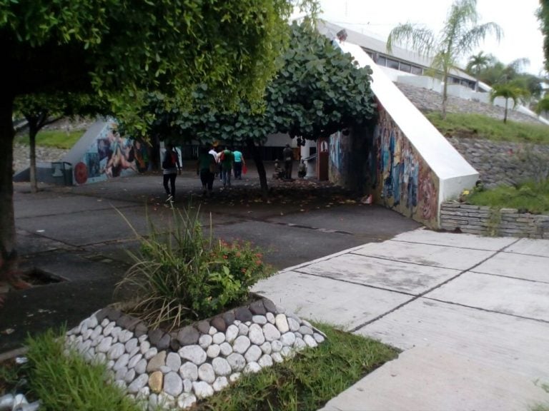 Trabajadores del SNTE retiran el plantón que tenían fuera de la Secretaría de Educación