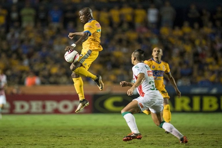 Tigres termina invicto en el Volcán al vencer a Necaxa