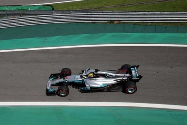 Mercedes plasma su dominio en Brasil
