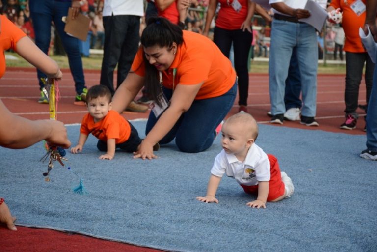 Exitosa Olimpiada de Los Bebés en la Feria de Todos los Santos