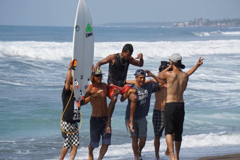 José Manuel Yuco y Asaya Brusa, Campeones en los Juegos Nacionales de Surf