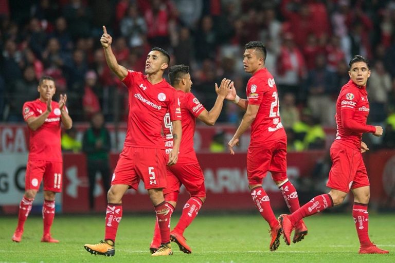 ‘Infernal’ voltereta del Toluca sobre Monarcas