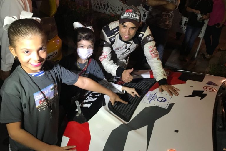 Niños de AMANC, embajadores del Rally Colima