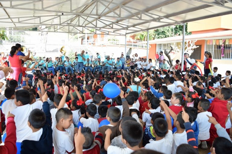 Banda de Música del Gobierno del Estado ofreció concierto didáctico en Suchitlán