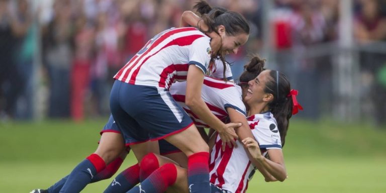 Con gol olímpico incluido, Chivas Femenil remonta y gana al América, en el primer clásico de la Liga MX Femenil