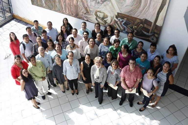 Concluyen dos diplomados de actualización y capacitación docente