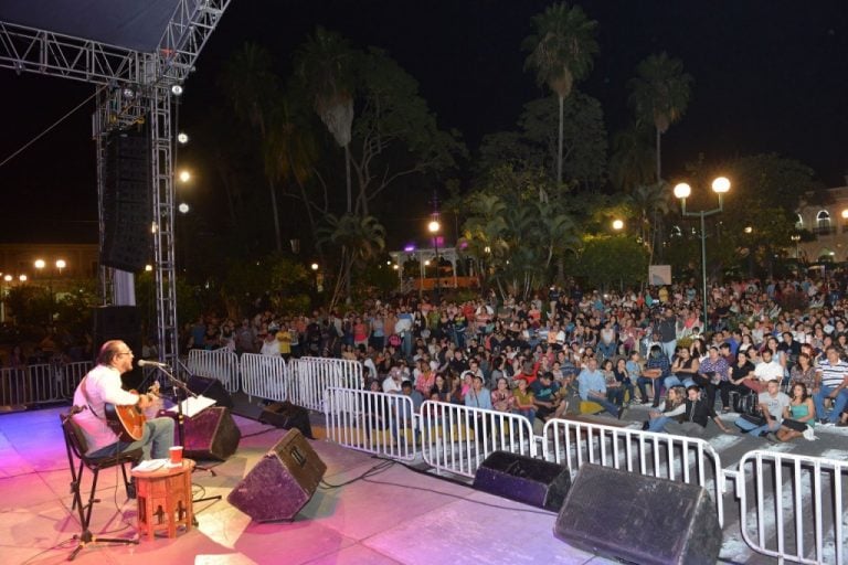 Espectacular concierto de Fernando Delgadillo en el Jardín Libertad